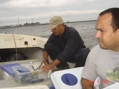Investigadores CAM en actividades de campo