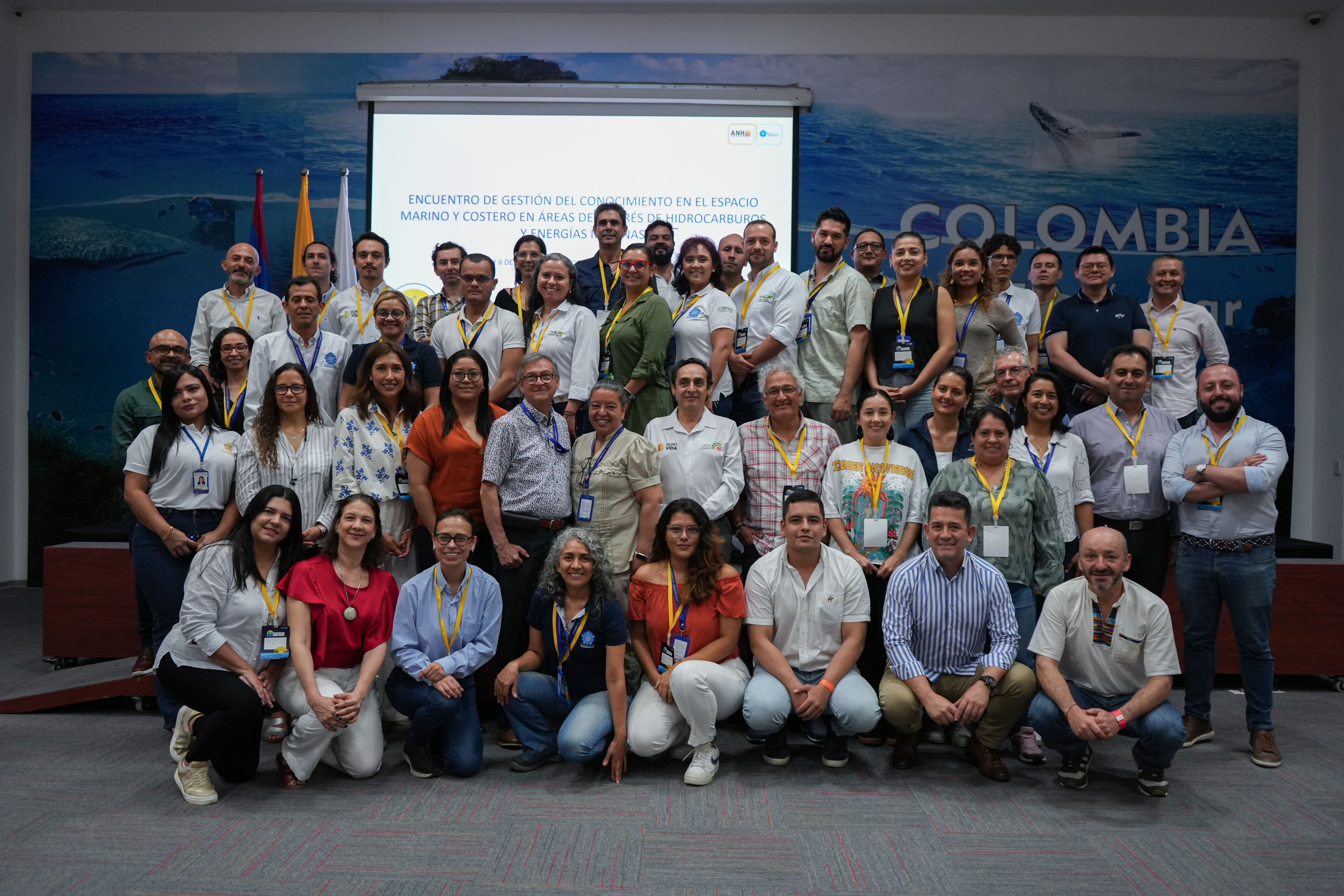 Asistentes al Encuentro de Gestión del Conocimiento en el Espacio Marino y Costero en Áreas de Interés de Hidrocarburos y Energías Marinas