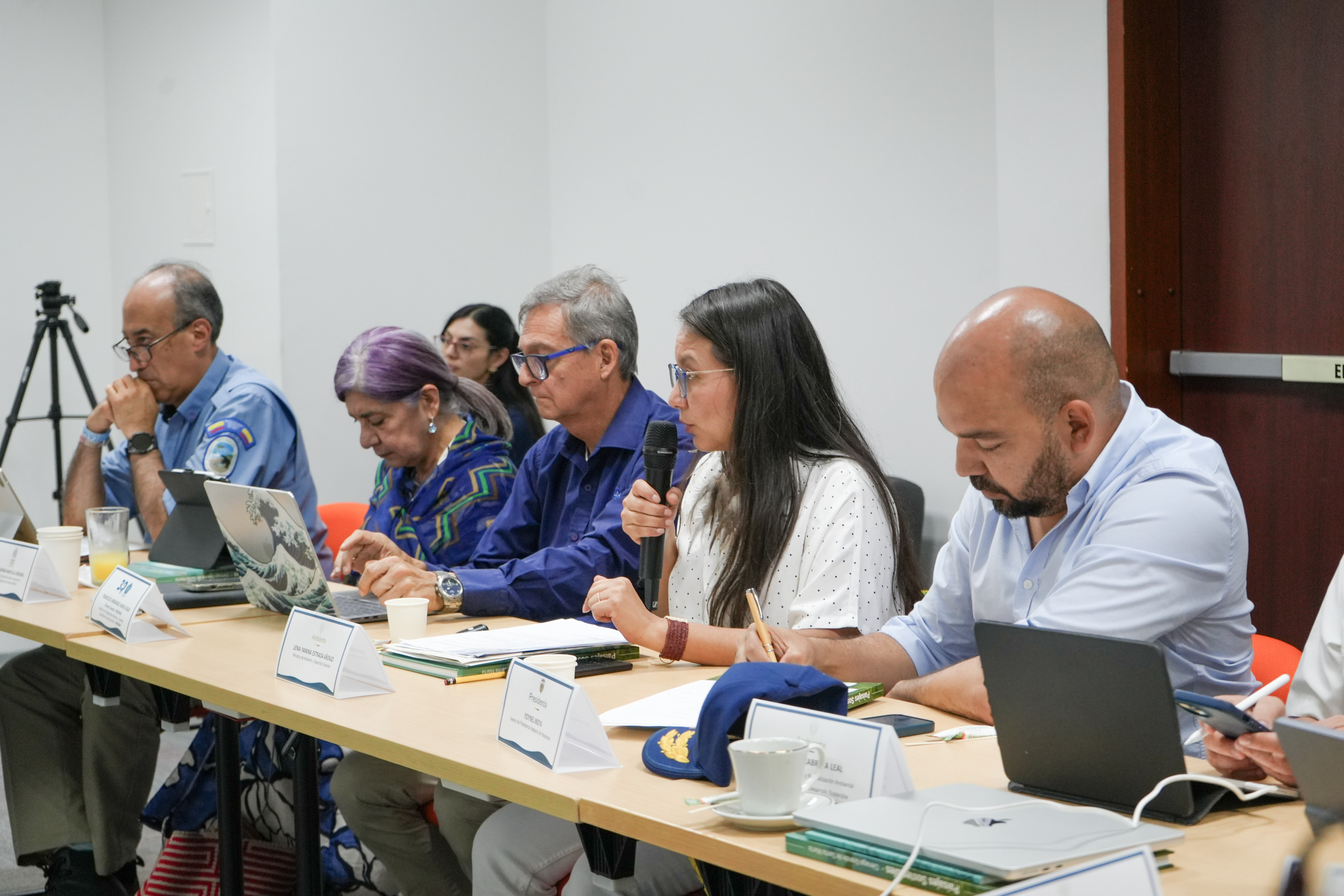 En el marco de la conmemoración de los 500 años de Santa Marta, el Instituto de Investigaciones Marinas y Costeras – INVEMAR fue el escenario del primer Comité Sectorial descentralizado del Sistema Nacional Ambiental – SINA, liderado por la ministra de Ambiente y Desarrollo Sostenible, Lena Estrada.
