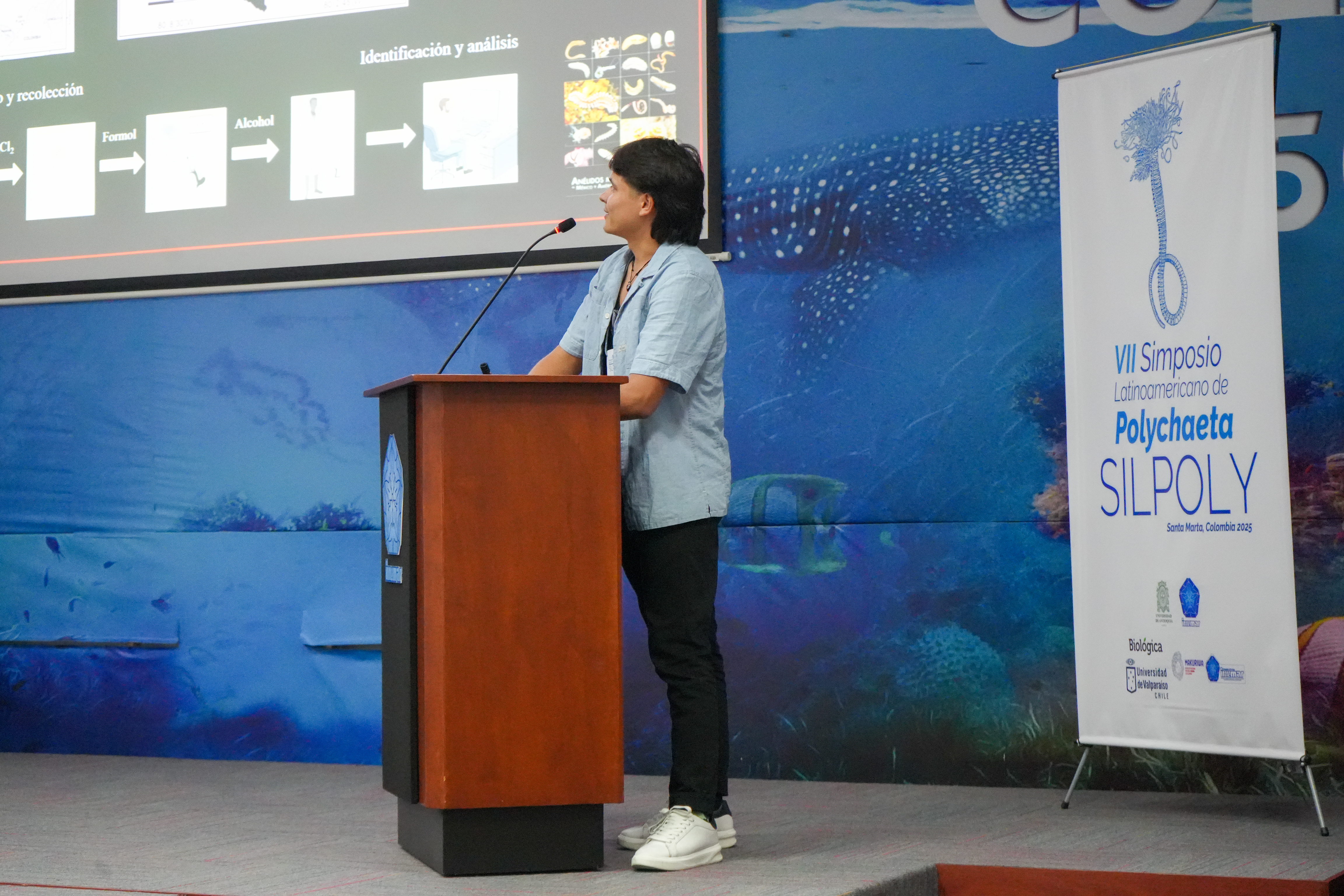 Del 3 al 5 de diciembre de 2025, el Instituto de Investigaciones Marinas y Costeras de Colombia “José Benito Vives de Andréis” (INVEMAR) se convirtió en punto de encuentro para investigadores de diferentes países que estudian a los anélidos poliquetos, un grupo de gusanos marinos tan pequeño como fascinante, fundamentales para la vida en los océanos.