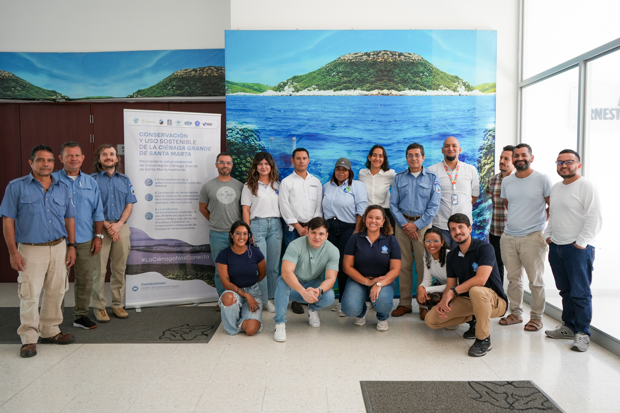 Foto de taller institucional de restauración de manglar