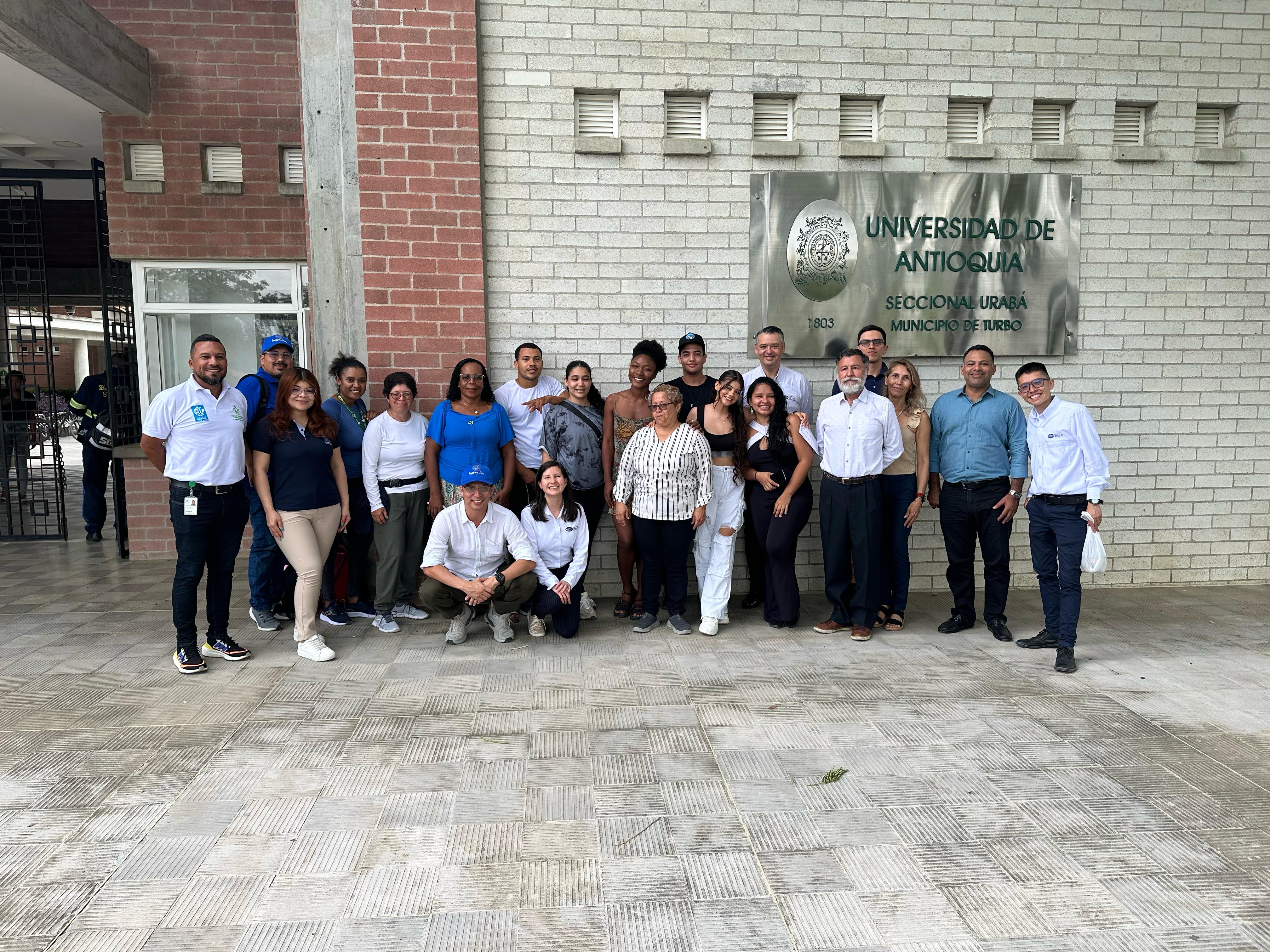 Representantes de instituciones que participaron de este encuentro del CTN