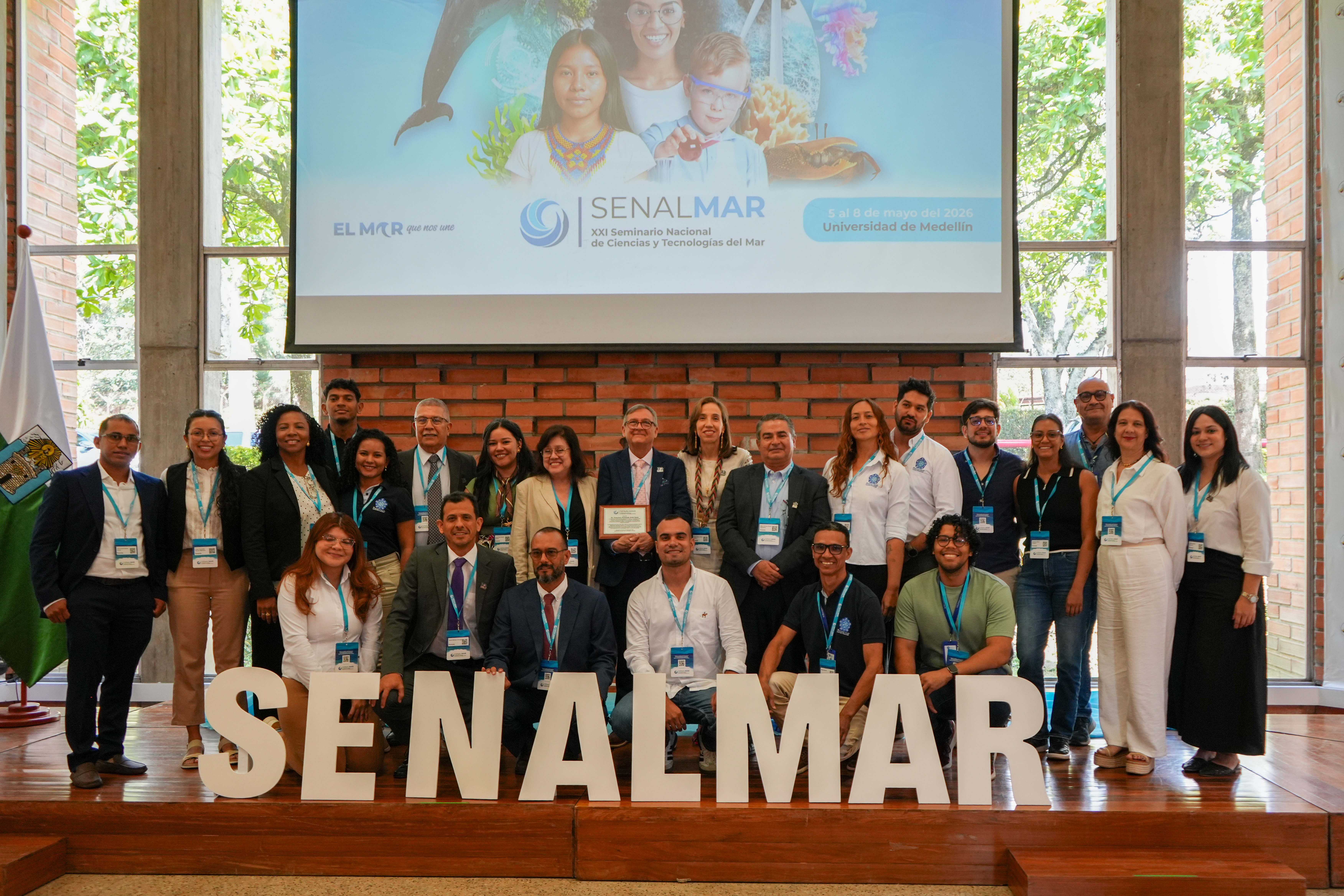 Con una nutrida agenda científica y académica, el Instituto de Investigaciones Marinas y Costeras ‘José Benito Vives de Andréis’, INVEMAR, cerró su participación en la edición XXI del Seminario Nacional de Ciencias y Tecnologías del Mar – SENALMAR, realizado del 5 al 8 de mayo en la Universidad de Medellín.