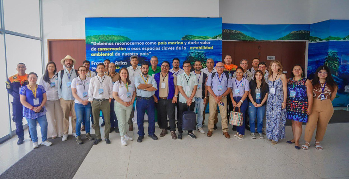 Representantes de las entidades participantes en el taller